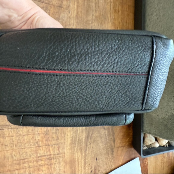 Hammitt
EVAN CROSSBODY SML - Cargo Black/Gunmetal - Picture 8 of 11